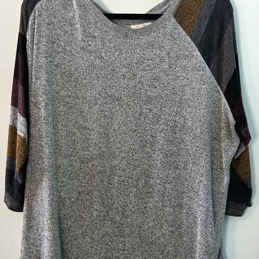 Maurices Heathered Gray Knit Top